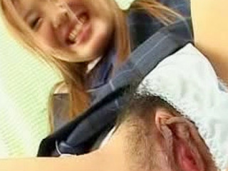 Nippon babe's hairy pussy gets fucked by fat Tokyo dick